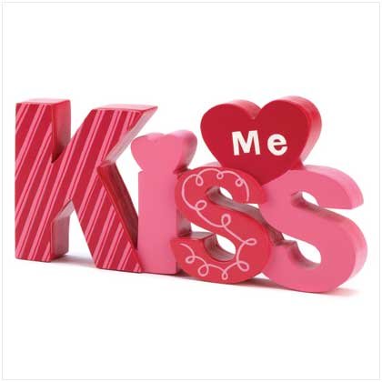 Kiss Me Decor